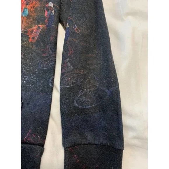 Stranger Things 3 Fireworks Graphic Print Pullover Hoodie Sweatshirt Unisex Sz M - Picture 4 of 11